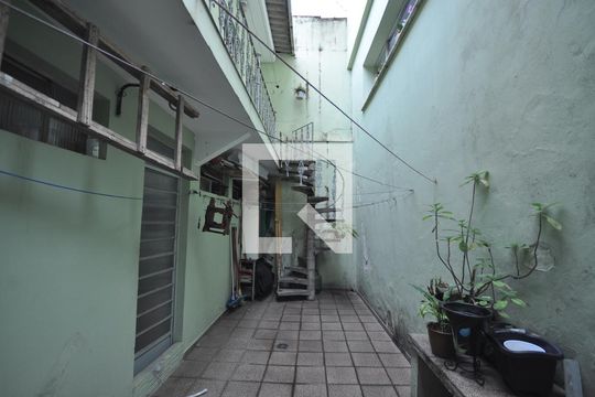 Quintal de casa à venda com 3 quartos, 200m² em Vila Isolina Mazzei, São Paulo