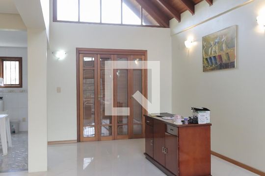 Sala de casa à venda com 3 quartos, 250m² em Nonoai, Porto Alegre