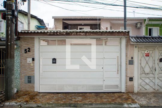 Fachada de casa à venda com 3 quartos, 238m² em Jardim Terezopolis, Guarulhos