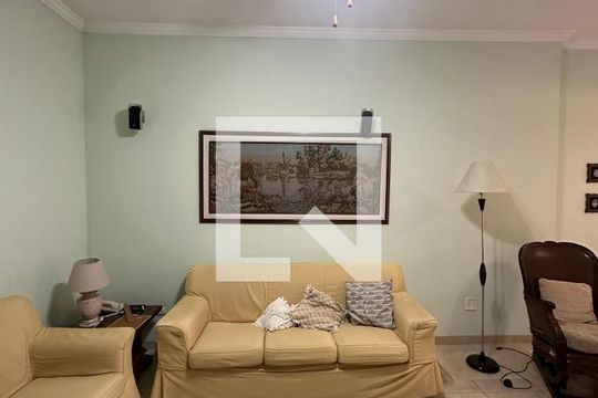 Sala de Estar de casa à venda com 3 quartos, 133m² em Caxingui, São Paulo