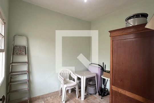 Quarto de Serviço de casa à venda com 3 quartos, 133m² em Caxingui, São Paulo