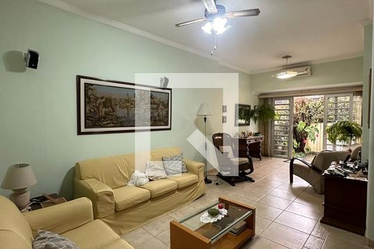 Casa à venda com 3 quartos, 133m² em Caxingui, São Paulo