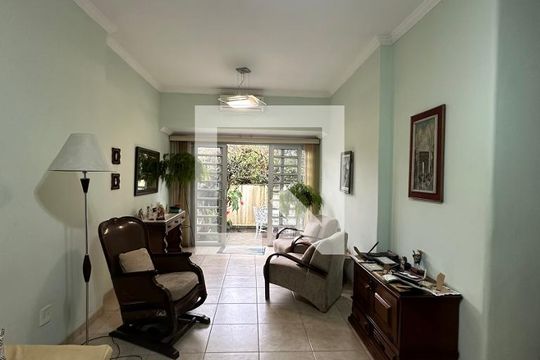 Sala de Estar de casa à venda com 3 quartos, 133m² em Caxingui, São Paulo