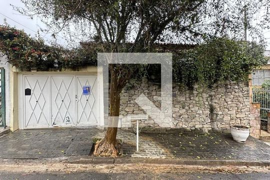 Fachada de casa à venda com 3 quartos, 133m² em Caxingui, São Paulo