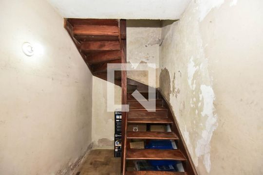 Escada de casa de condomínio à venda com 2 quartos, 150m² em Jardim Monte Kemel, São Paulo