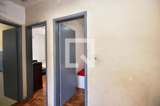 Corredor de casa de condomínio à venda com 2 quartos, 150m² em Jardim Monte Kemel, São Paulo