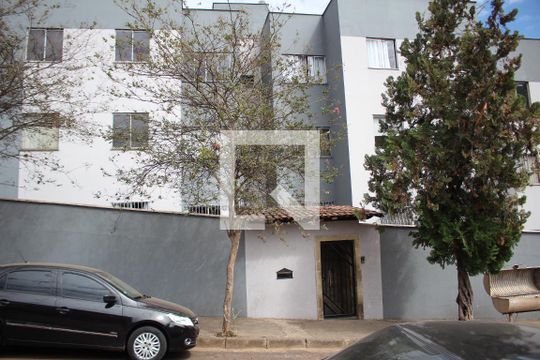 Fachada de apartamento à venda com 3 quartos, 70m² em Milionários, Belo Horizonte