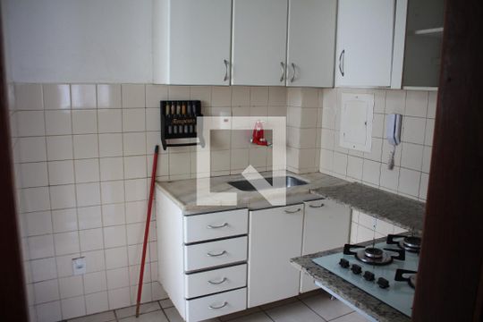 Cozinha de apartamento à venda com 3 quartos, 70m² em Milionários, Belo Horizonte