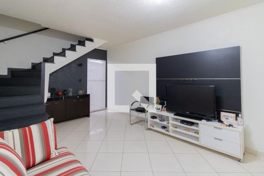 Sala de casa à venda com 3 quartos, 125m² em Vila Galvão, Guarulhos