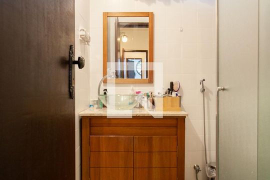 Banheiro da Suíte de casa à venda com 3 quartos, 480m² em Santa Amelia, Belo Horizonte
