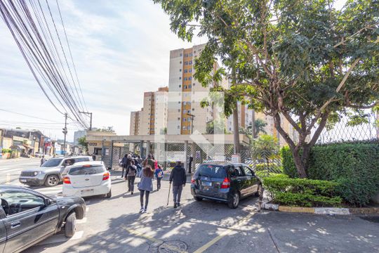 Fachada de apartamento para alugar com 2 quartos, 62m² em Piratininga, Osasco