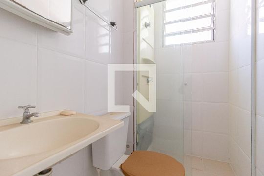 Banheiro de apartamento para alugar com 2 quartos, 62m² em Piratininga, Osasco