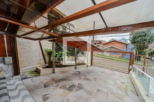 Garagem de casa para alugar com 4 quartos, 496m² em Boa Vista, Porto Alegre