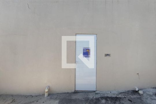 Fachada de casa para alugar com 2 quartos, 42m² em Colubandê, São Gonçalo