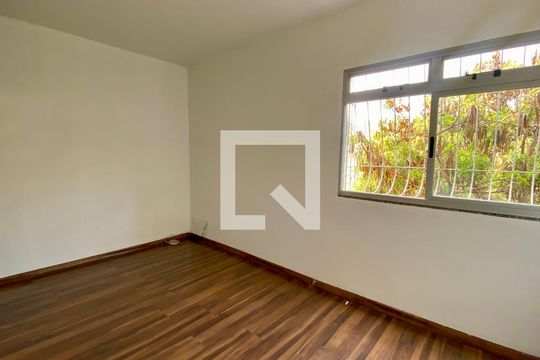 Sala de apartamento para alugar com 3 quartos, 70m² em Nova Granada, Belo Horizonte