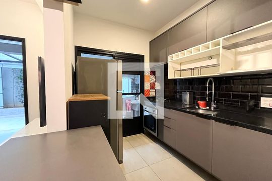 Cozinha de apartamento para alugar com 2 quartos, 92m² em Vila Parque Jabaquara, São Paulo
