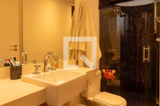 Banheiro da Suíte de apartamento à venda com 2 quartos, 110m² em Vila Andrade, São Paulo
