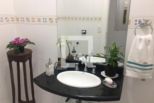 Casa à venda com 4 quartos, 300m² em Vila Albertina, São Paulo