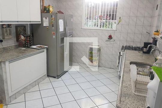 Casa à venda com 3 quartos, 200m² em Penha, Rio de Janeiro