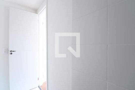 Banheiro de apartamento para alugar com 1 quarto, 27m² em Várzea da Barra Funda, São Paulo