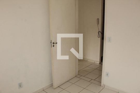 Quarto de apartamento para alugar com 2 quartos, 49m² em Jardim Helena, Carapicuíba
