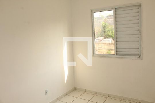 Quarto de apartamento para alugar com 2 quartos, 49m² em Jardim Helena, Carapicuíba