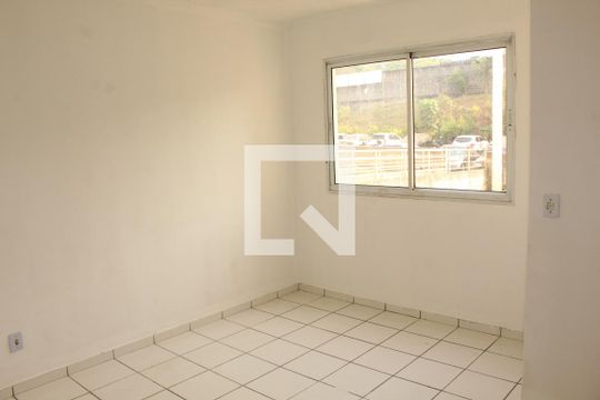 Sala de apartamento para alugar com 2 quartos, 49m² em Jardim Helena, Carapicuíba