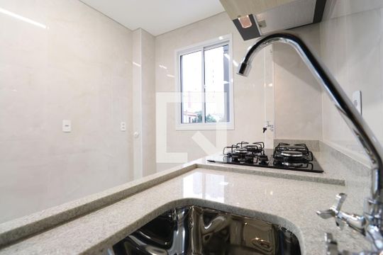 Cozinha de apartamento para alugar com 2 quartos, 66m² em Água Branca, São Paulo