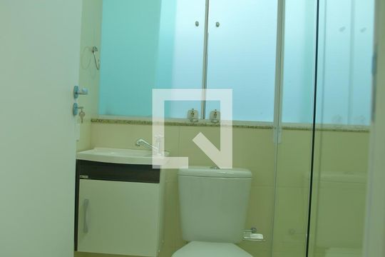 Banheiro da Suíte 2 de apartamento para alugar com 2 quartos, 68m² em Nova Petrópolis, São Bernardo do Campo