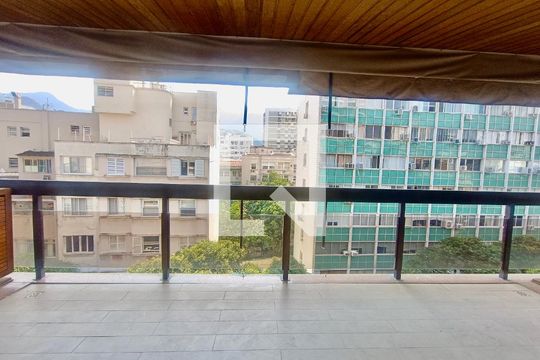Sala vista de apartamento à venda com 5 quartos, 230m² em Leblon, Rio de Janeiro