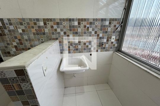 Área de Serviço de apartamento para alugar com 2 quartos, 55m² em Cascadura, Rio de Janeiro