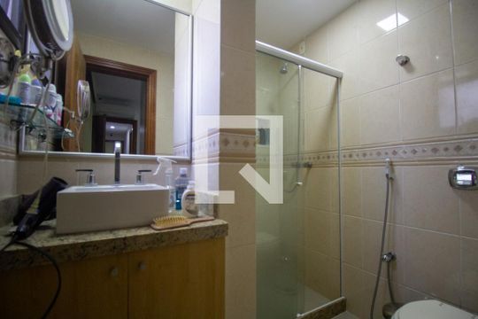 Banheiro da Suíte 1 de apartamento à venda com 4 quartos, 350m² em Recreio dos Bandeirantes, Rio de Janeiro
