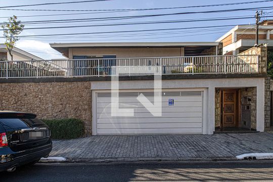 fachada de casa para alugar com 3 quartos, 470m² em Bosque da Saúde, São Paulo