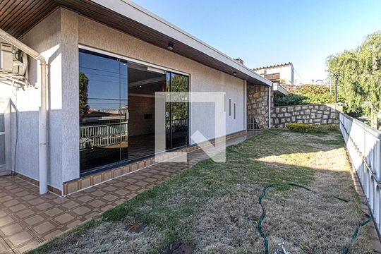 quintal_1 de casa para alugar com 3 quartos, 470m² em Bosque da Saúde, São Paulo