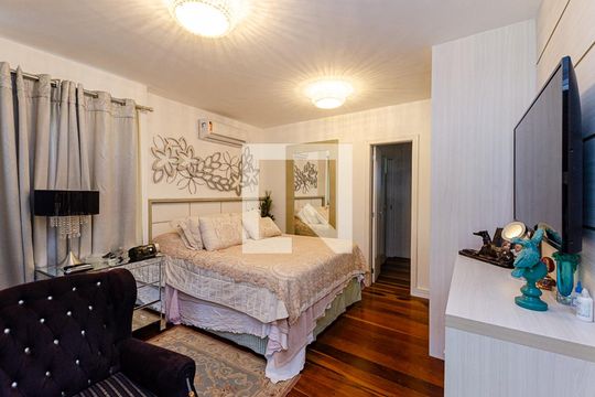 Suite 1 de casa à venda com 4 quartos, 600m² em Engenho do Mato, Niterói