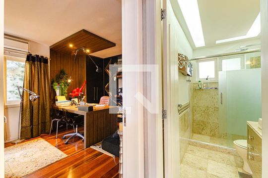 Escritório de casa à venda com 4 quartos, 600m² em Engenho do Mato, Niterói