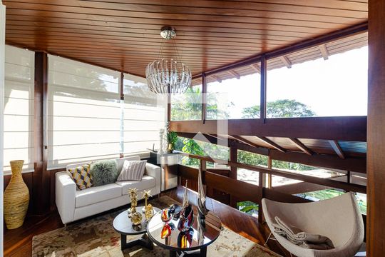 sala de casa à venda com 4 quartos, 600m² em Engenho do Mato, Niterói