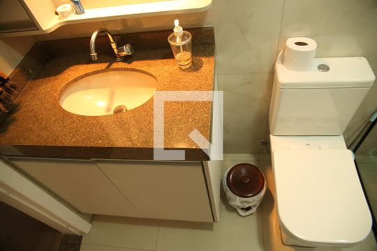 Banheiro de apartamento para alugar com 2 quartos, 58m² em Baeta Neves, São Bernardo do Campo