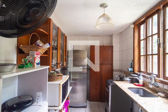 Cozinha de casa à venda com 3 quartos, 95m² em Vila Progresso, Niterói