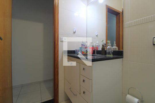 Banheiro comum de casa à venda com 3 quartos, 125m² em Cidade Dutra, São Paulo