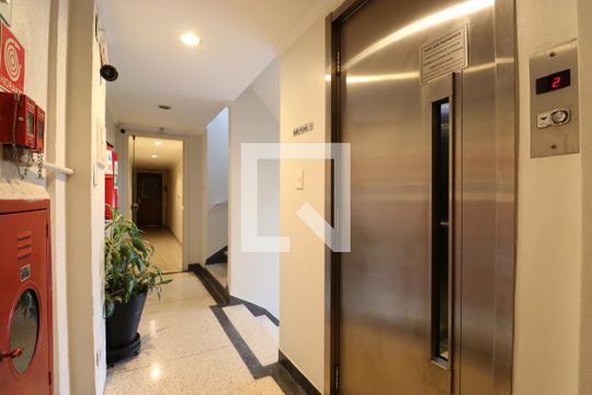 Hall de apartamento para alugar com 1 quarto, 39m² em Lapa, São Paulo