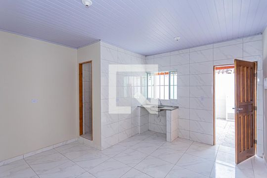 Cozinha de casa para alugar com 2 quartos, 56m² em Parque Peruche, São Paulo