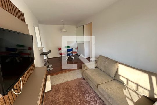 Sala de apartamento para alugar com 2 quartos, 58m² em Alto de Pinheiros, São Paulo