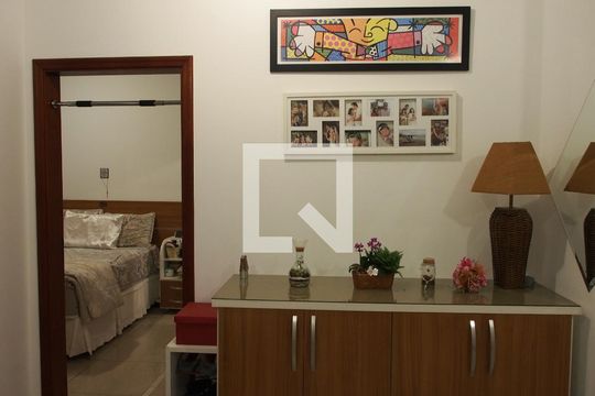 Sala de casa para alugar com 3 quartos, 120m² em Jardim Pacaembu, Jundiaí
