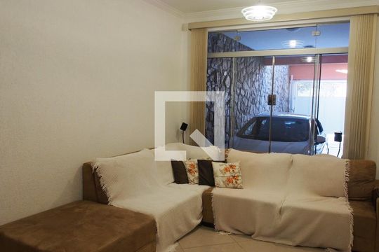 Casa para alugar com 3 quartos, 120m² em Jardim Pacaembu, Jundiaí