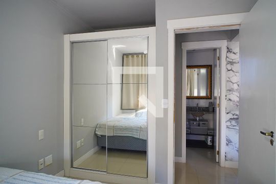 Quarto de apartamento à venda com 1 quarto, 47m² em Vila Ipiranga, Porto Alegre