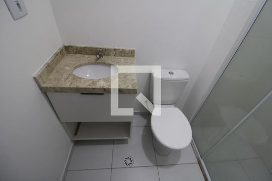 Banheiro de kitnet/studio para alugar com 1 quarto, 25m² em Santana, São Paulo