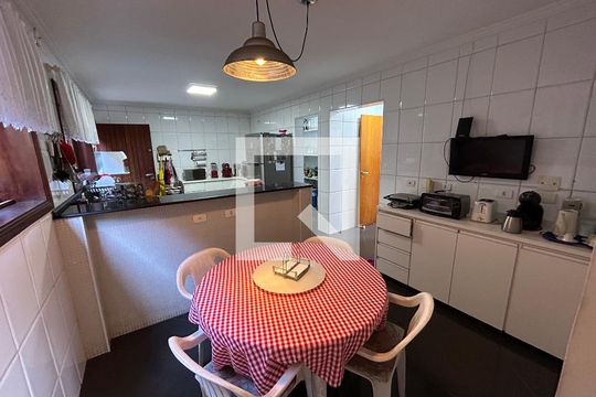Cozinha de casa para alugar com 5 quartos, 320m² em Siciliano, São Paulo