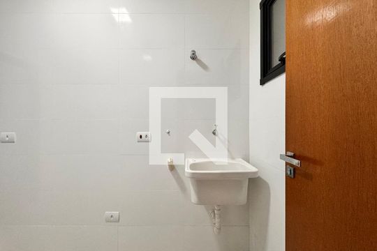 Lavanderia de casa à venda com 3 quartos, 200m² em Parque das Nações, Santo André