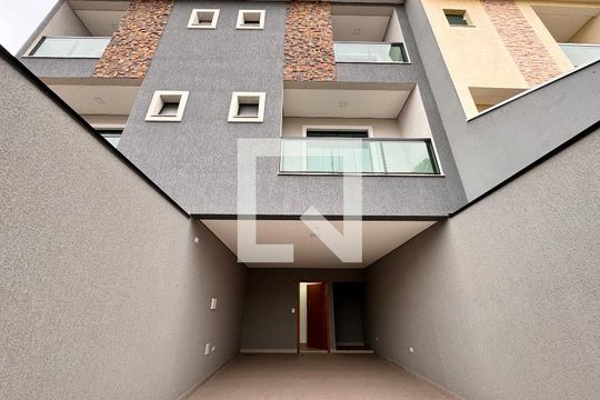 Garagem de casa à venda com 3 quartos, 200m² em Parque das Nações, Santo André